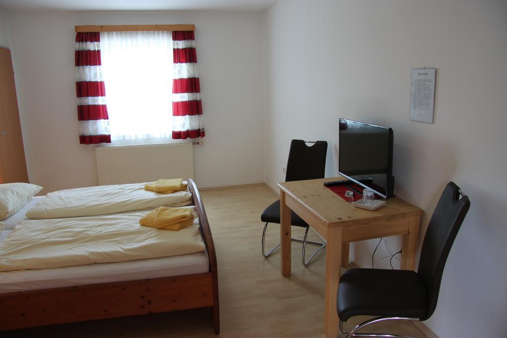 Pension Merkinger Behamberg Room photo