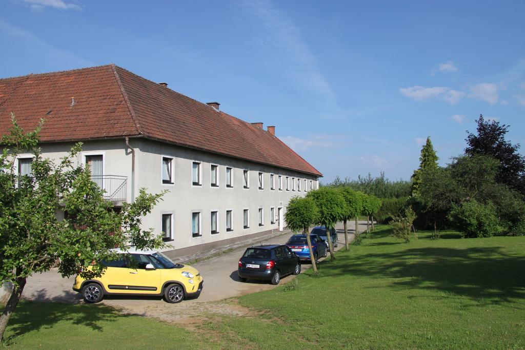 Pension Merkinger Behamberg Exterior photo