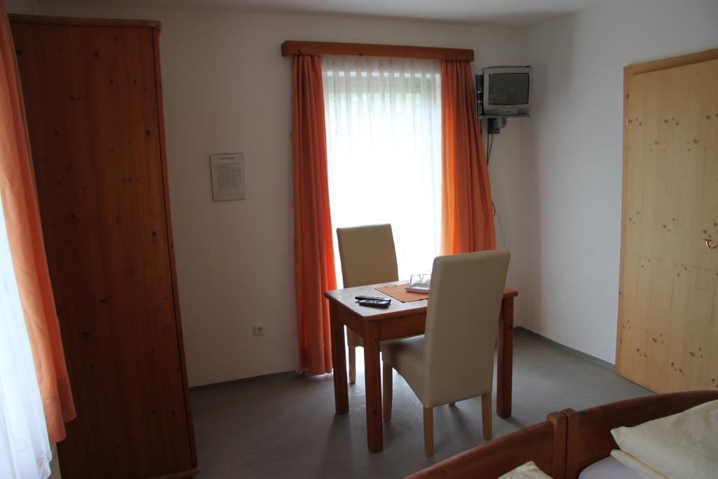 Pension Merkinger Behamberg Room photo